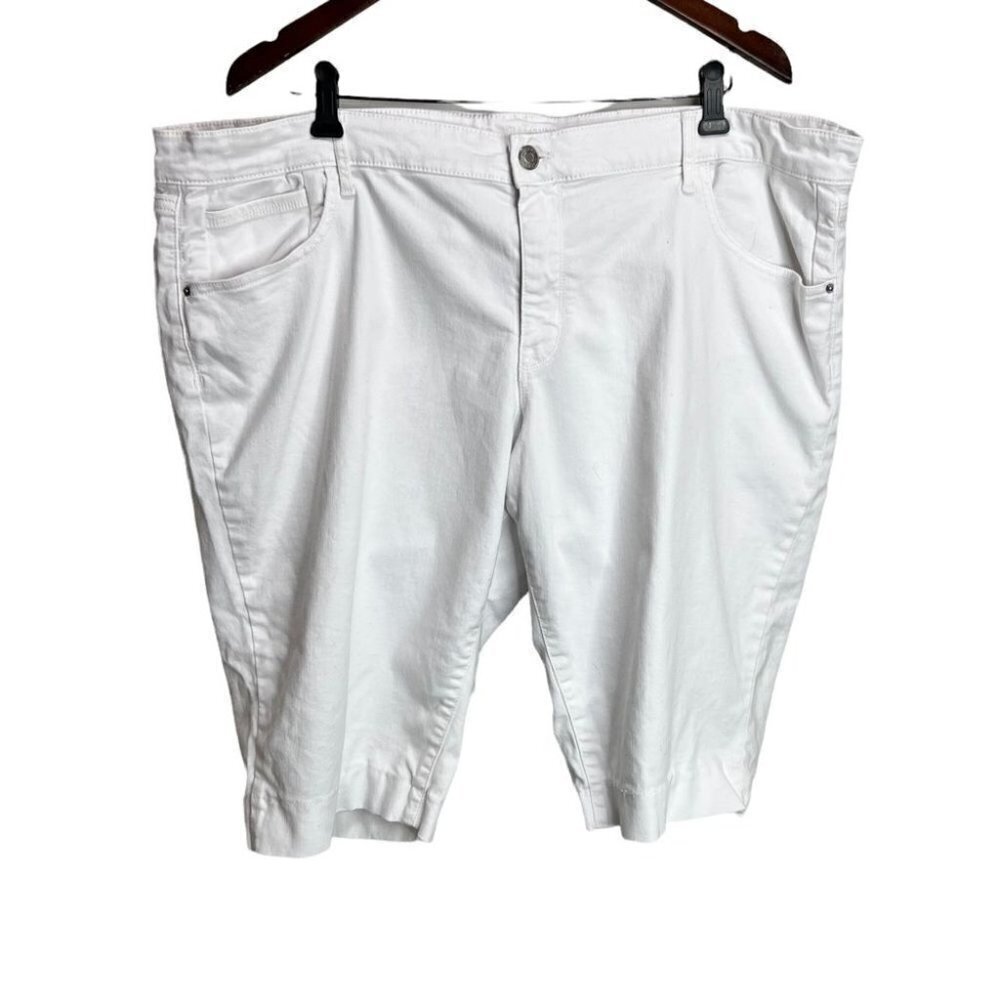 REITMAN’S R. Jeans White Bermuda Shorts Size 38 = Size 22
